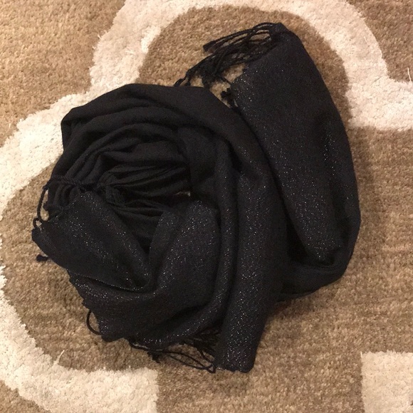 Four scarves for one money. - Picture 5 of 5